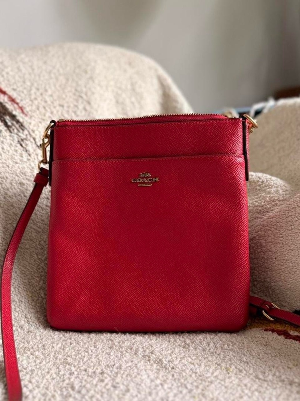 Y2K Coach Kitt Messenger Red Crossbody with Gold-Tone Hardware Bag - Picture 3 of 8